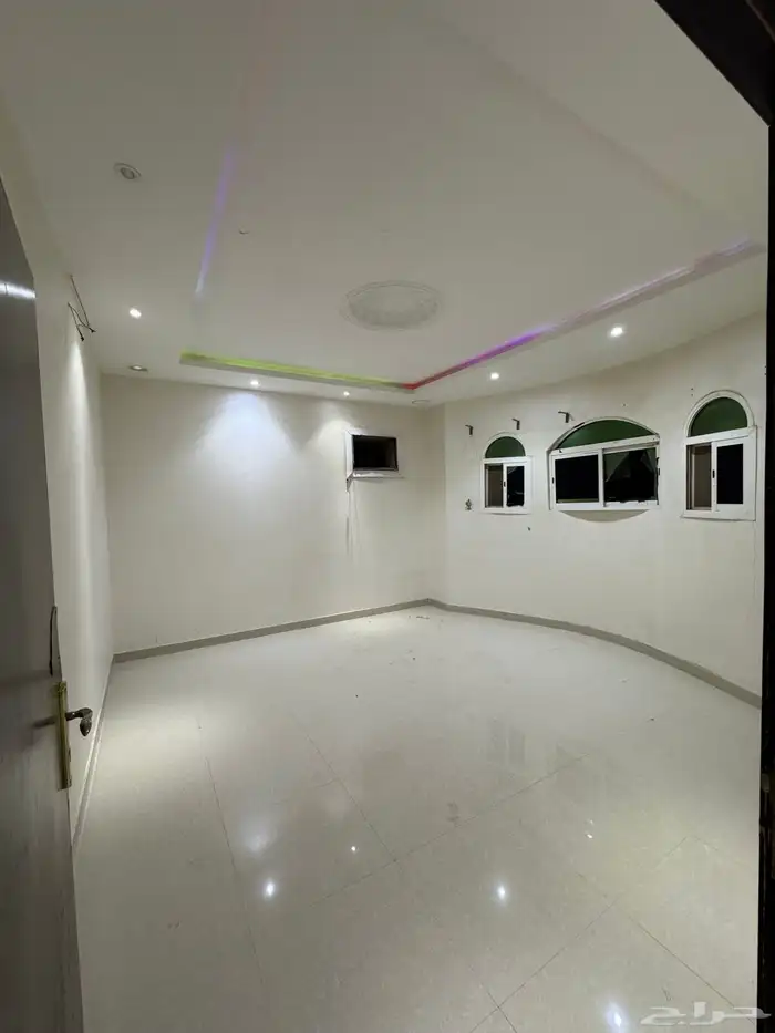 شقة عوايل حي الموسى طويق 5