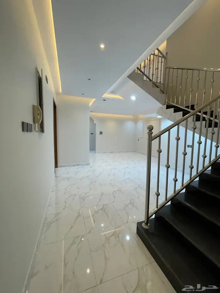 للبيع فيلا روف دور ثانى مع ملحق درج داخلى وخارجى من 750 الف 13