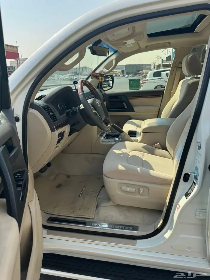 للبيع تويوتا لانكروزر 2018 GXR-V8 فل 29