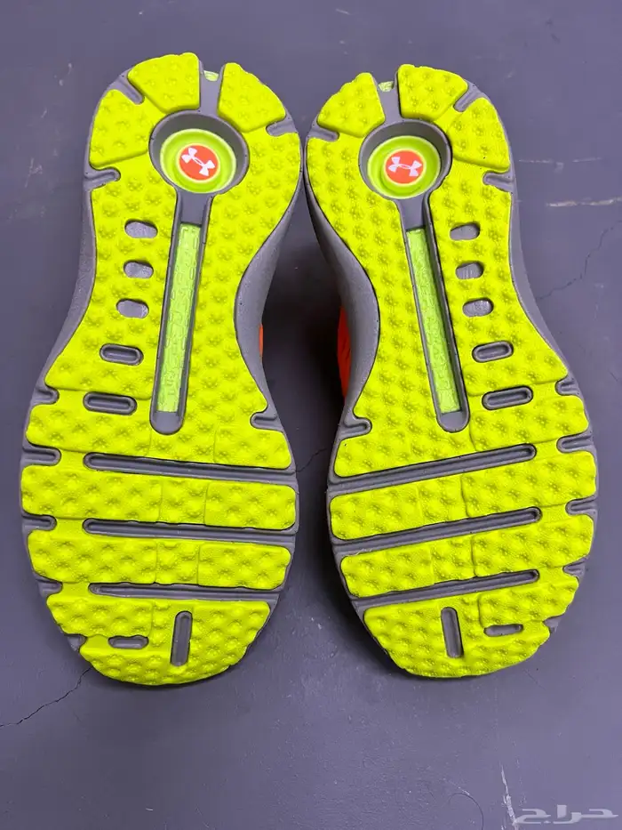 حذاء ماركة اندر ارمر Under Armour نساء جديد 1