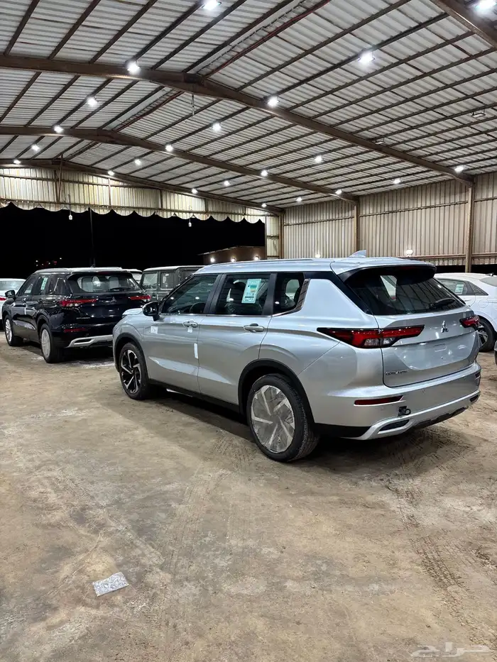 ميتسوبيشي اوتلاندر 2025 نص فل بلس ب 110900 عرض خاص جديد ع 3