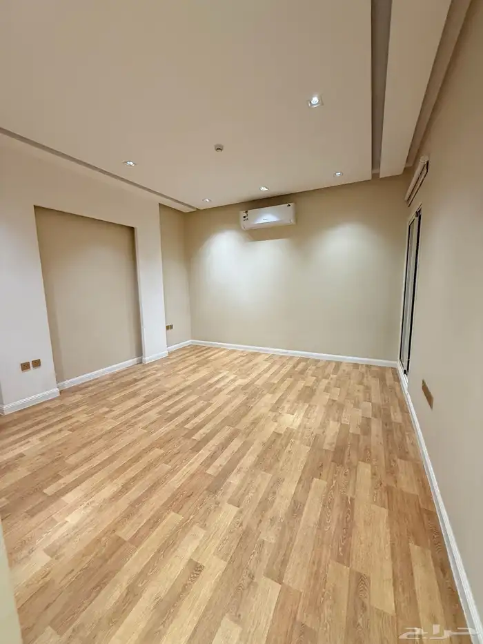 فيلا للإيجار بالعارض 24