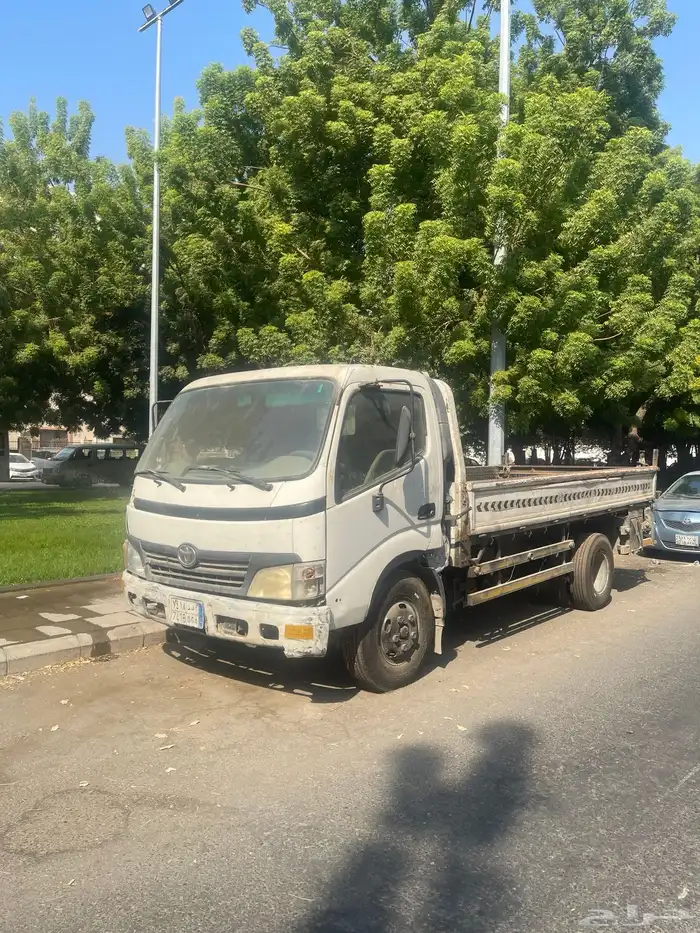 للبيع دينه تويوتا 2011 استماره منتهيه والفحص منتهي 0