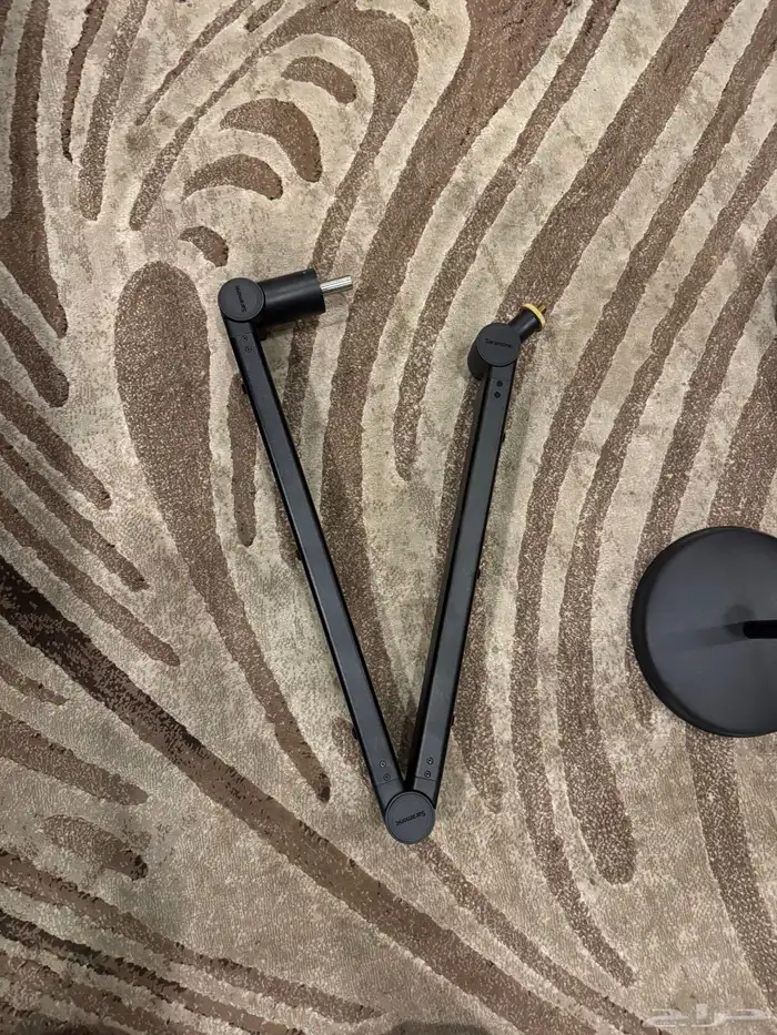 ستاند مايكروفون للطاولة لاستيديو البودكاست 1