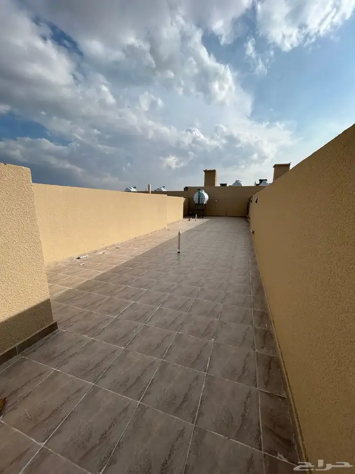 للبيع شقق فاخرة مكتملة الخدمات حي الإسكان موقع متميز 25