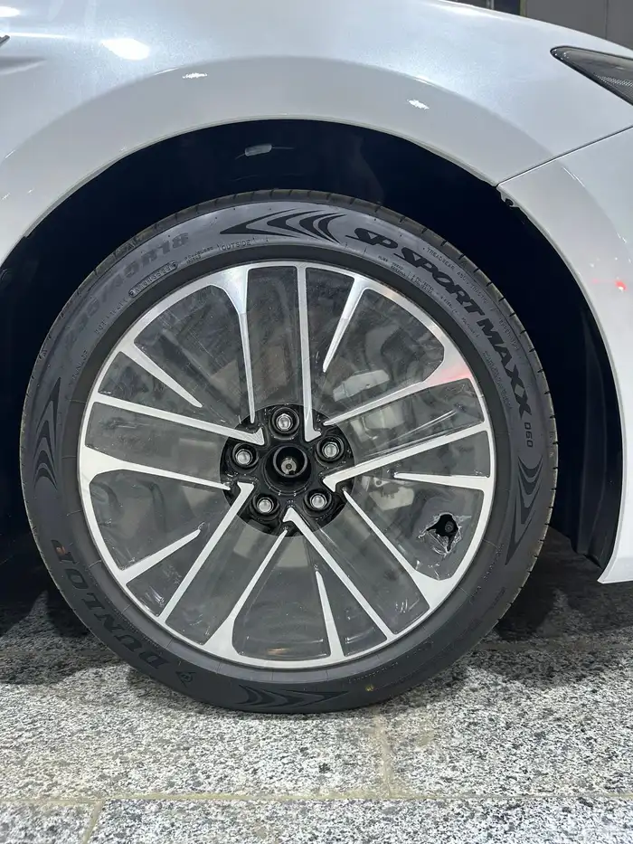 تويوتا كامري LE هايبرد ماكينه 2.5 موديل 2025 1