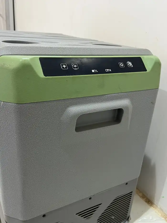 ثلاجه سياره نضيفه شرط وستخدام قليل 55 لتر فليزر وتبريد شرط 3