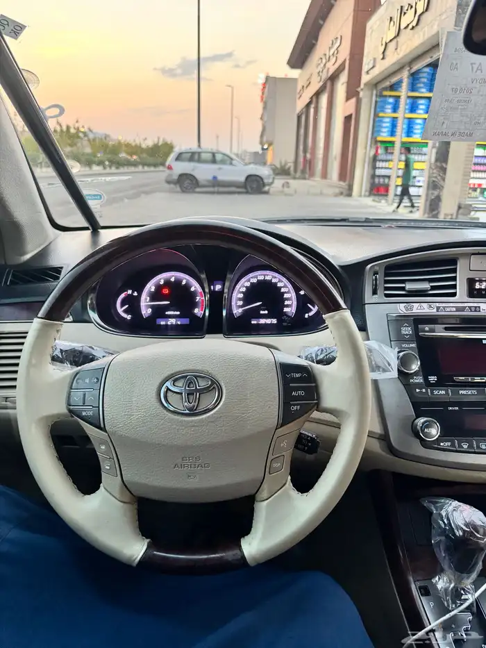 للبيع افالون 2012 فل كامل limited 0