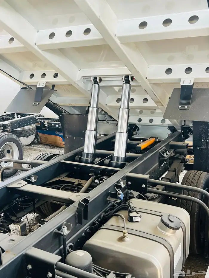 معرض الفايز للسيارات 6