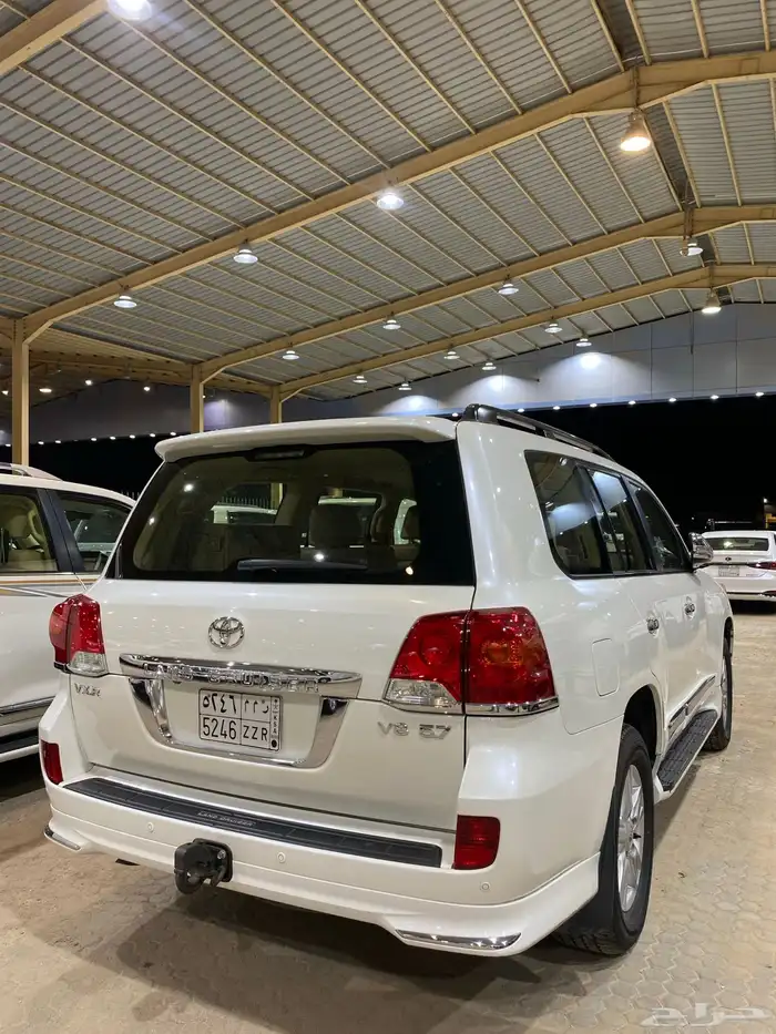 للبيع جيب VXR 2013 فل كامل خليجي عداد 229 الف 6