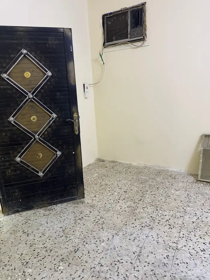 غرف سكن عزاب حي الرغامة قويزه خلف البيك 1