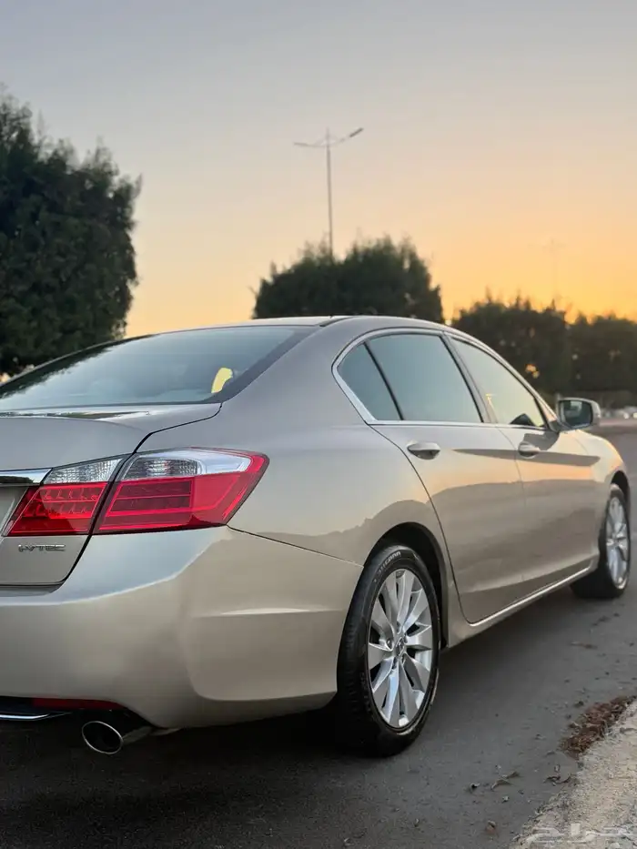 هوندا أكورد 2013 18