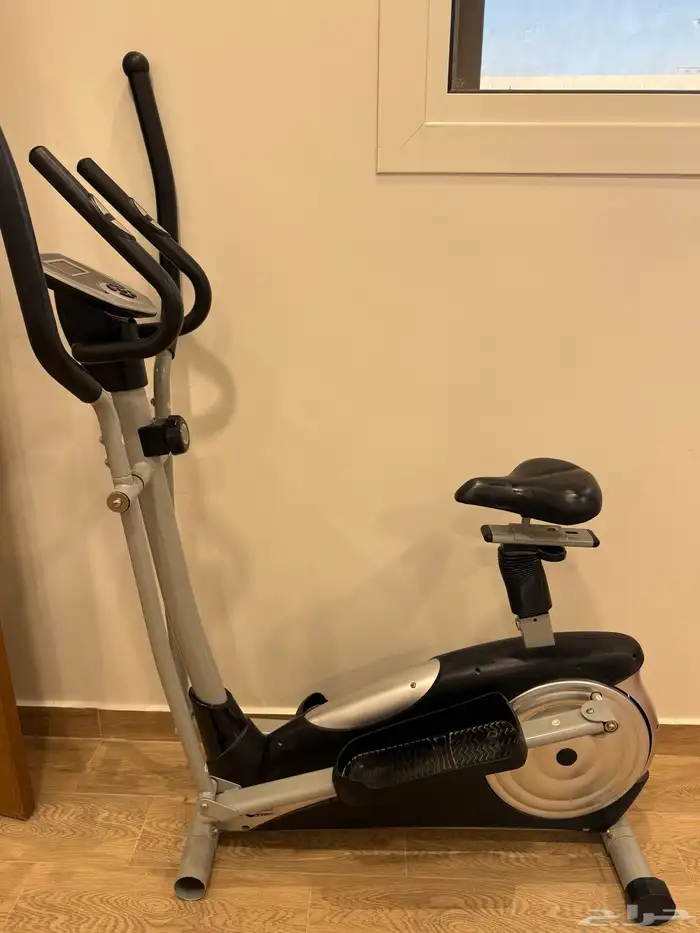 طاولة طعام وسيكل رياضي مستعمل 1