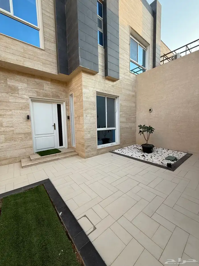 فيلا للإيجار بالعارض 2