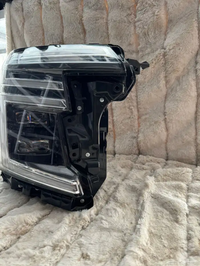 شمعات نيسان 1