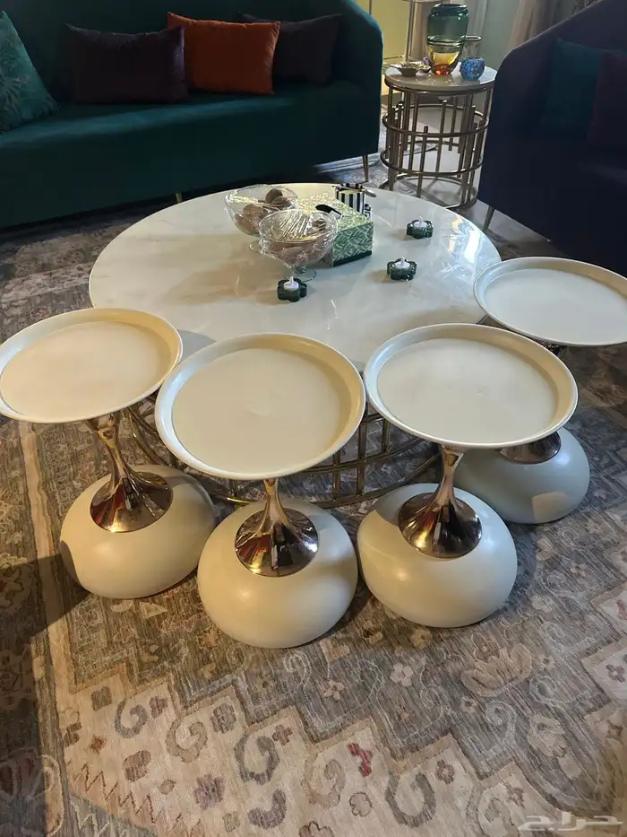 كنب و طاولة مع طاولتين خدمات رخام 5