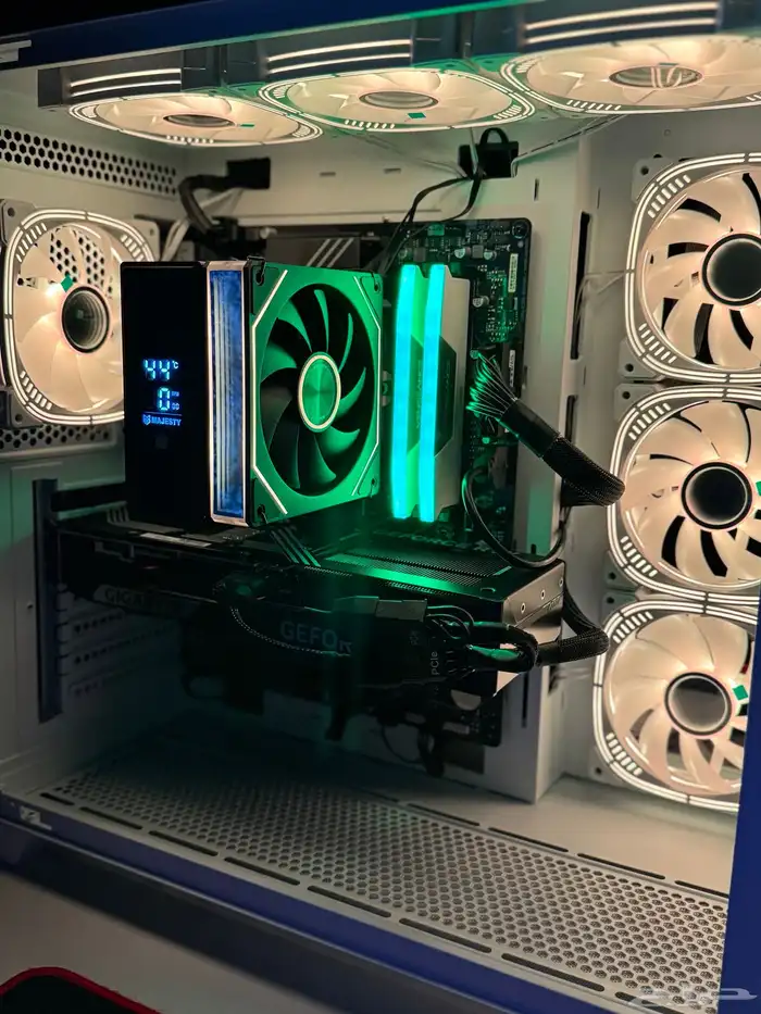 بي سي قوي للبيع RTX 5070 و Ryzen 5 7500F 5