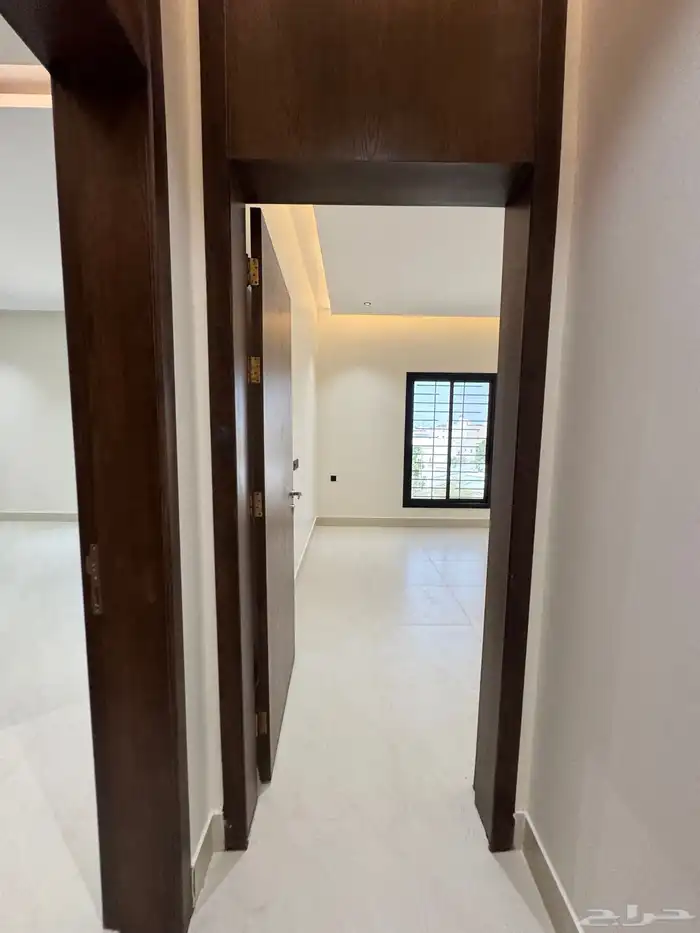 للبيع شقق تمليك علوي مع ملحق خاص خميس مشيط حي الحسام 14