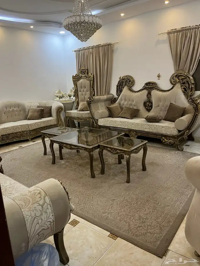 طقم كنب فخم للبيع المستعجل 0