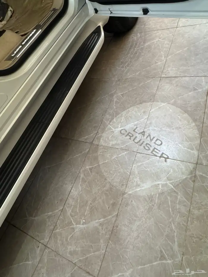 للبيع لاندكروزر جيب GXR جي إكسار L5 فل كامل 12