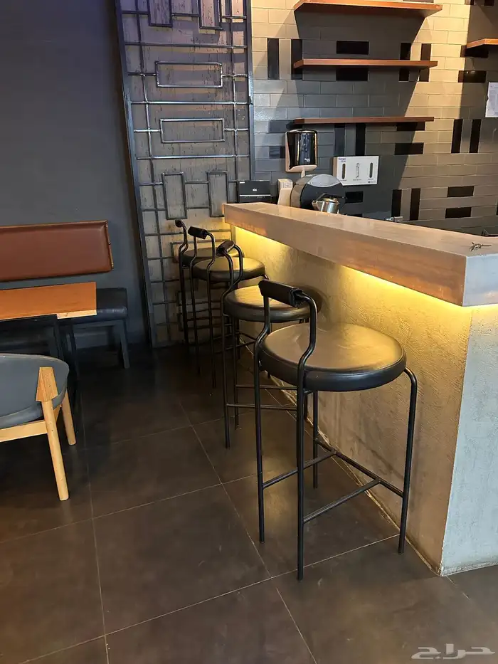 كراسي وطاولات وإنارات بتصميم مميز جدا بارك مول 3