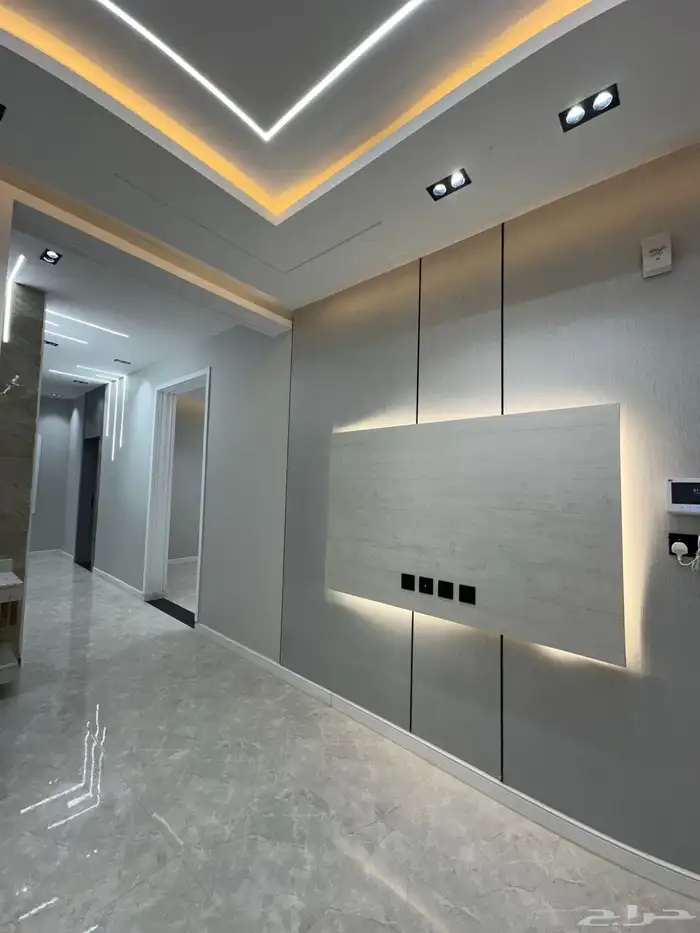 للبيع شقق علويه جديده موقع مميز بالقرب من ممشى الراقى 15