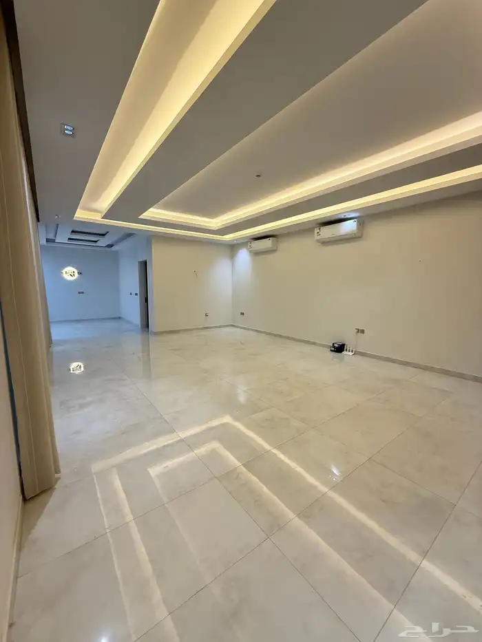 فيلا للإيجار بالعارض 9