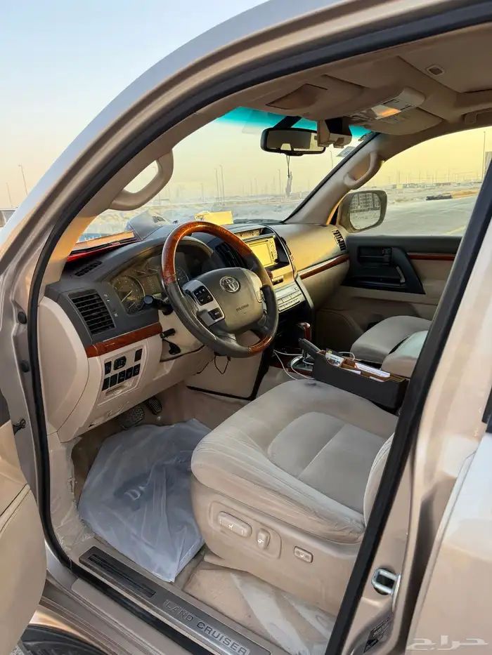 لاندكروزر 2013 8 سلندر ذهبي ونش 3