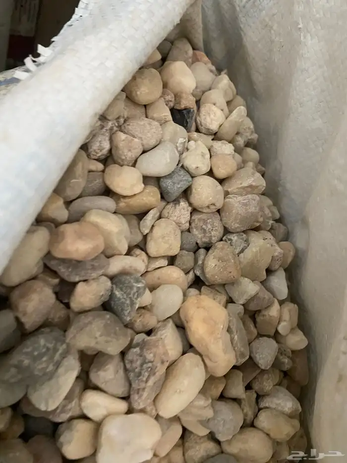 حجر زينه لأصيص الزرع و لأحواض الأسماك ممتاز في الشكل 1