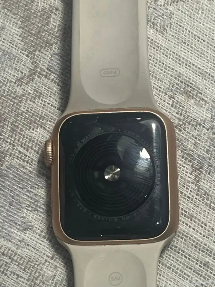 ساعة أبل نظييفة 0