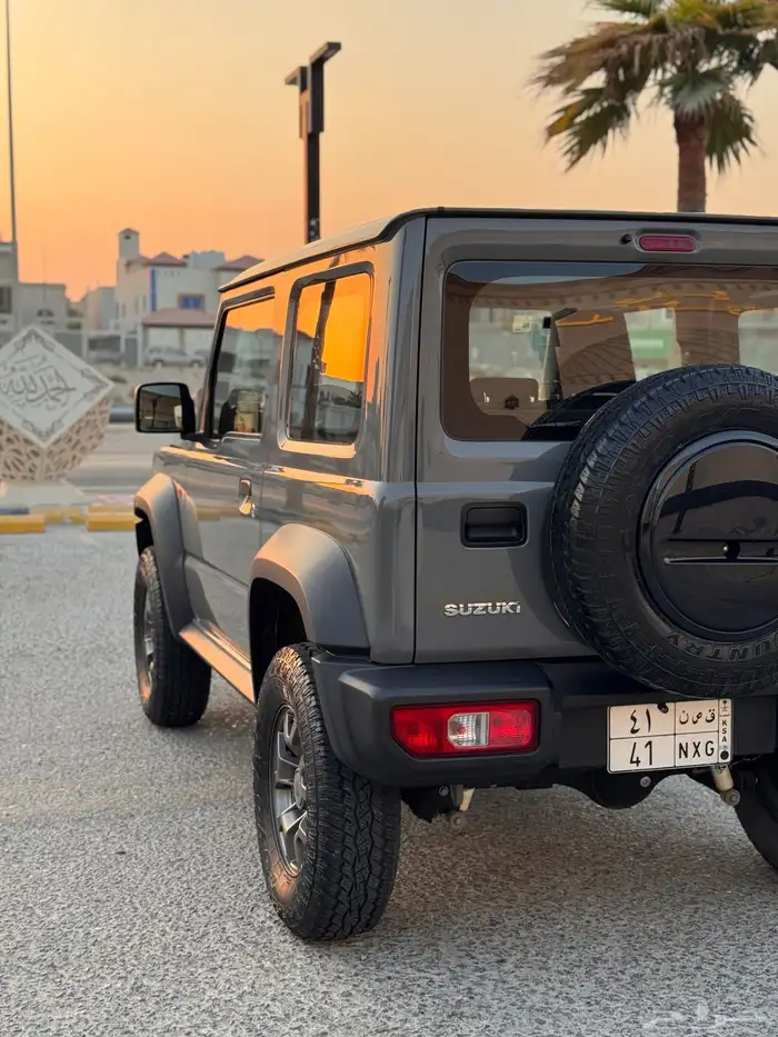 سوزوكي جمني 2021 ( قير عادي ) بحالة الوكالة 4