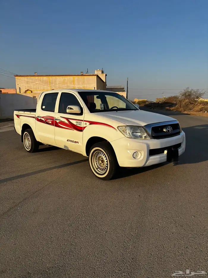 هايلوكس 2010 غمارتين للبيع 3