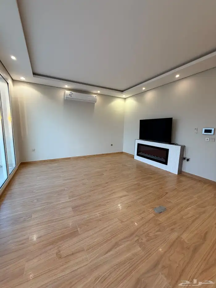 فيلا للإيجار بالعارض 37