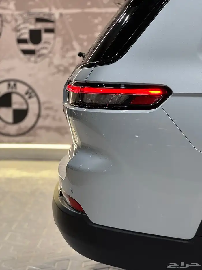 جيب jeep (اصفار) موديل 2023 35