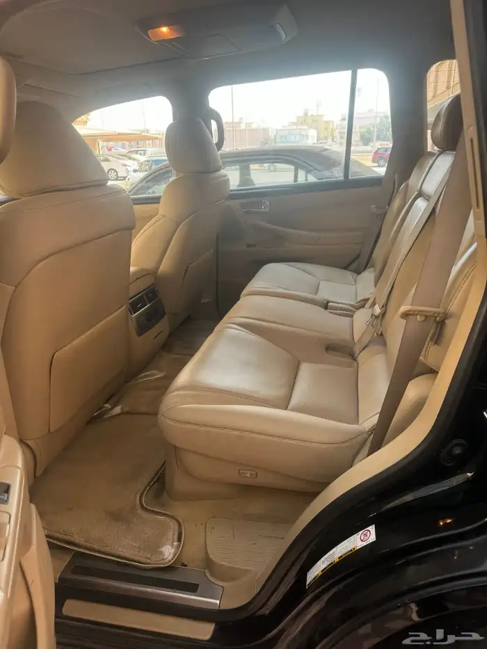 لكزس لون اسود 570 جيب نظيف جدا ماشي 235 الف كيلو 4