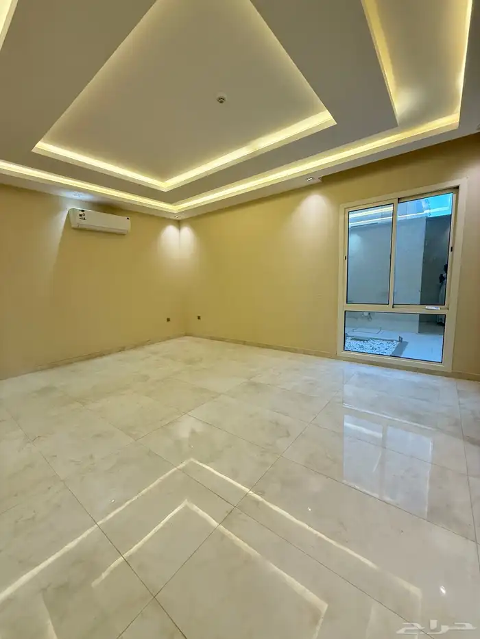 فيلا للإيجار بالعارض 12