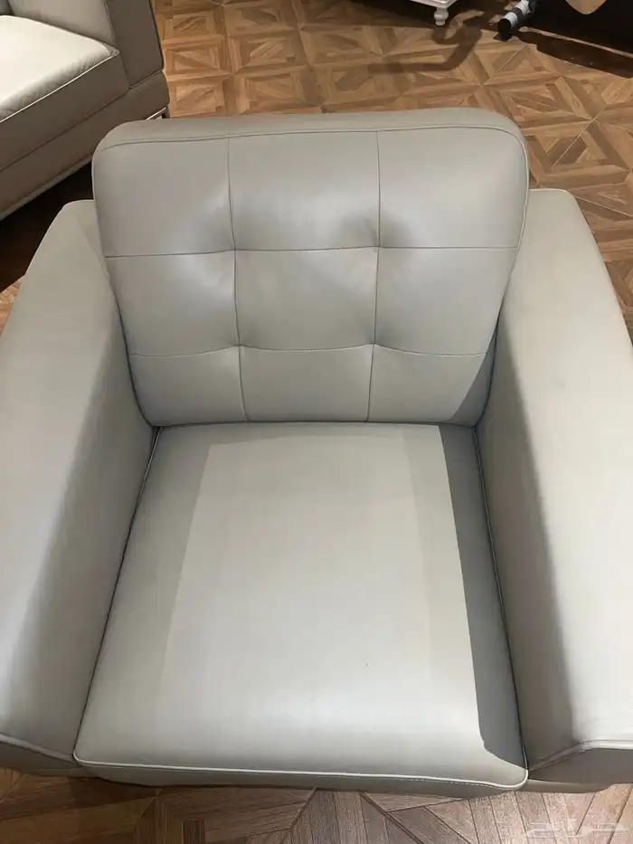 كنب جلد استعمال نظيف سعر رمزي 5