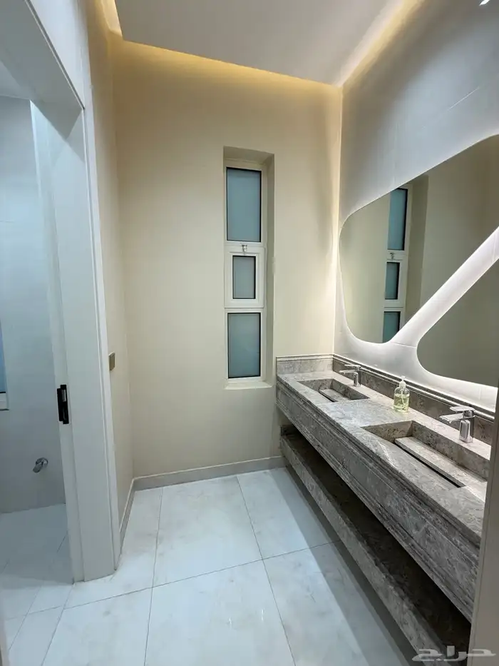 فيلا للإيجار بالعارض 15