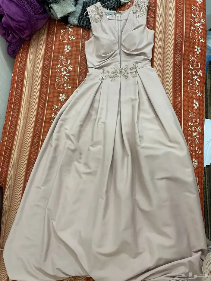 فساتين للبيع 7