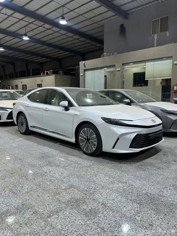 تويوتا كامري LE هايبرد ماكينه 2.5 موديل 2025 0