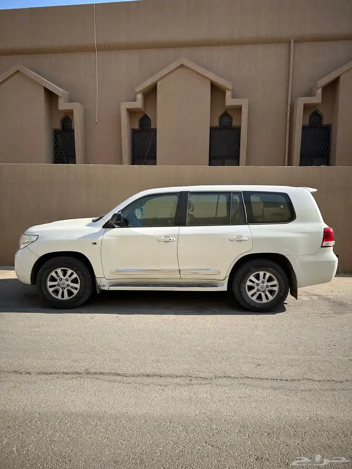 جيب لاندكروزر جي اكس أر 2010 0