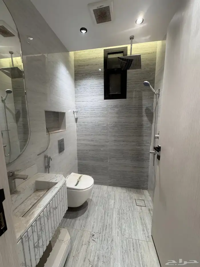 للبيع ادوار ارضيه وعلوى مداخل مستقله تماما بالمحاله ابها 20