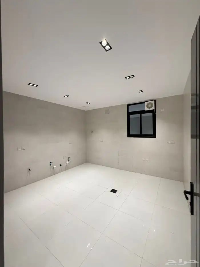 للبيع شقق سكنية فاخرة موقع مميز بحى المعارض بخميس مشيط 9