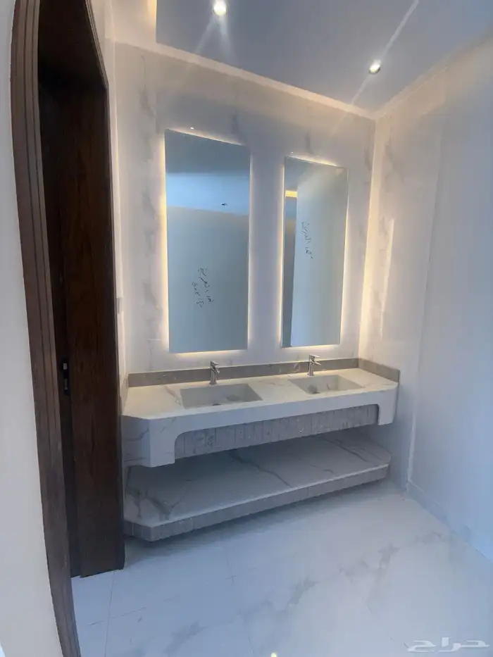 للبيع دور أرضي بعماره دوين شمال التضامن خميس مشيط 550الف 7