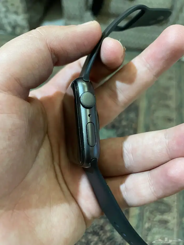 ساعة ابل se مقاس 44 0