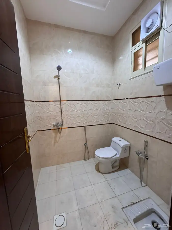 للبيع فيلا مستقله دورين وملحق مساحه كبيره من 840 الف 9