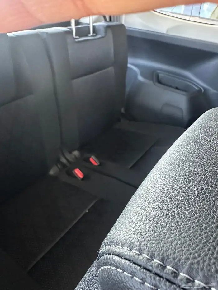 تويوتا فيلوز 7 ركاب 2025 اصفار جديده 1