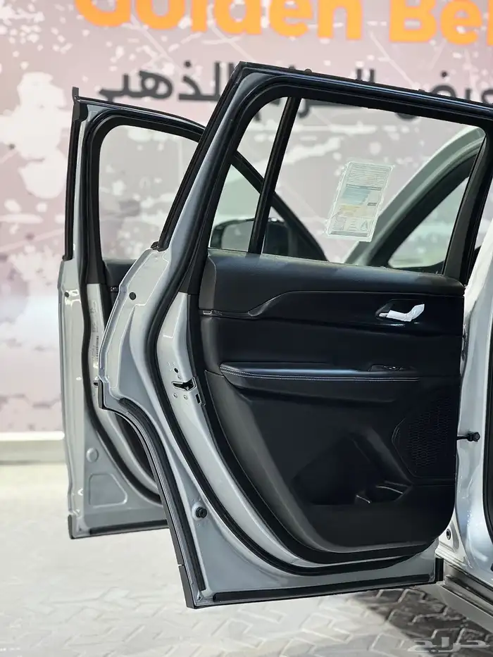 جيب jeep (اصفار) موديل 2023 19