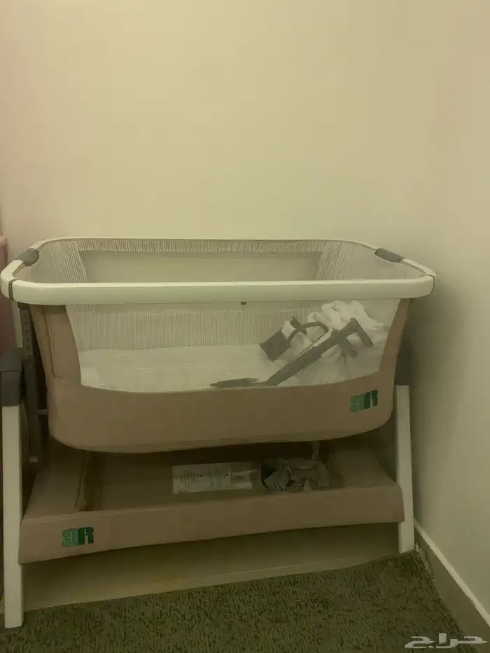 سرير اطفال بحاله ممتازه 0