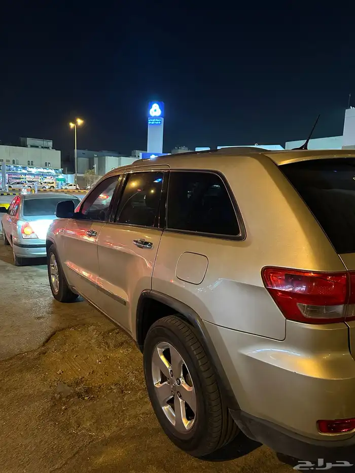 جيب جراند شيروكي 2011 31